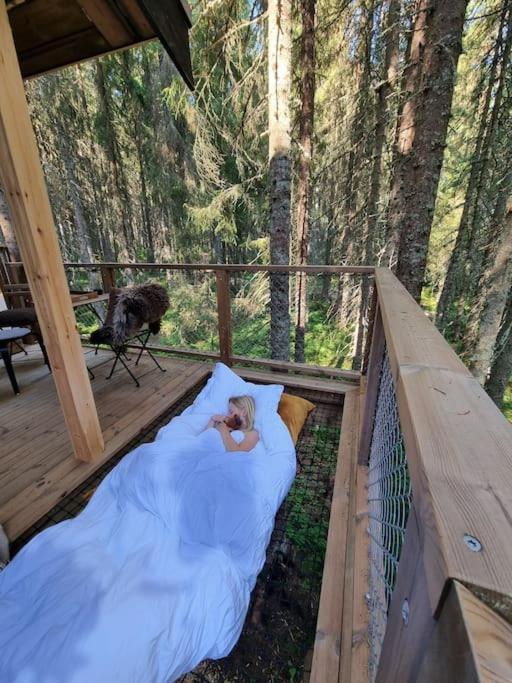 莱旺厄尔 Treetop Ekne - Hytte I Skogen Med Hengebru酒店 外观 照片